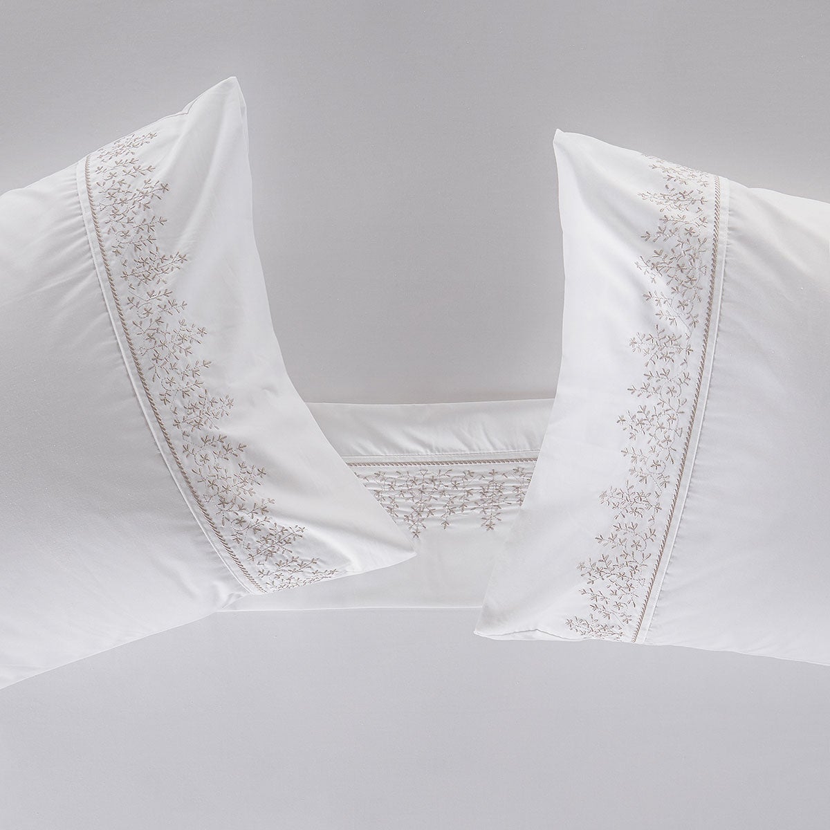 Sábana 220 Hilos Polycotton Bordada Floral
